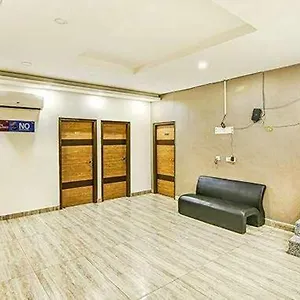 hotel-lazeeno-zirakpur.shimlahotels.net/